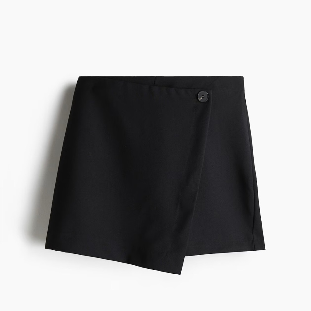 H&M Black Skort
